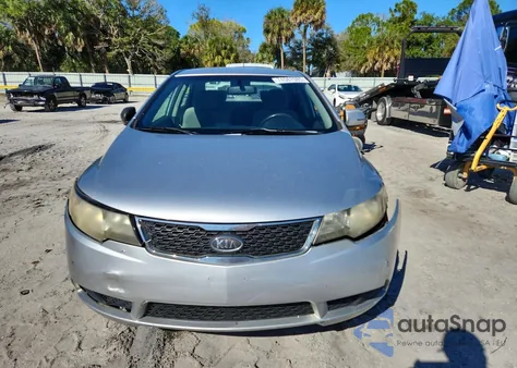 2013 Kia Forte Ex z USA, uszkodzony, nr VIN KNAFU4A25D5729896